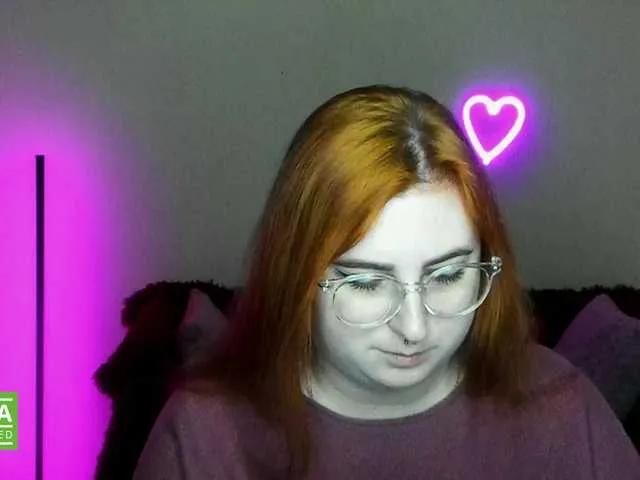 Freechat Aliciaredluv on BongaCams
