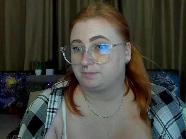 Freechat Aliciaredluv on BongaCams