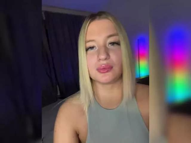 Offline BarbieandKen on BongaCams