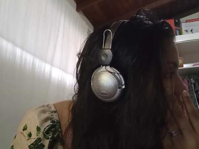 Bombonzin on BongaCams 