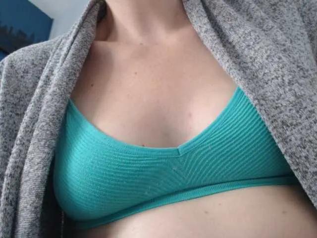 Offline cleophee on BongaCams