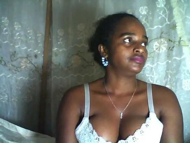 Offline Flania on BongaCams