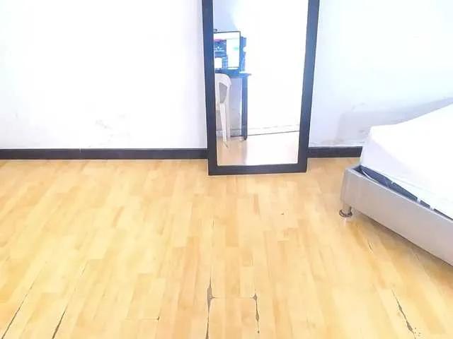 Offline goldenn-ass on BongaCams