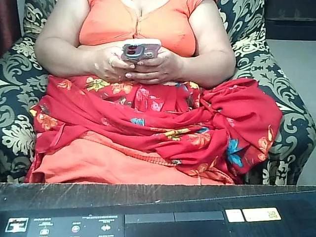 Offline Indianbhabhimilf40 on BongaCams