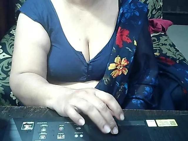 Offline Indianbhabhimilf40 on BongaCams