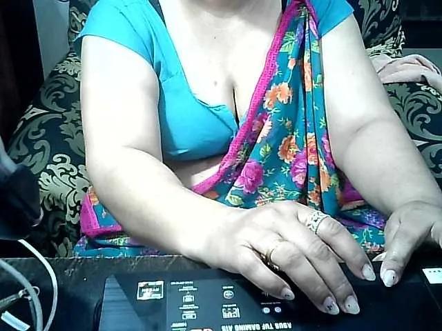 Offline Indianbhabhimilf40 on BongaCams