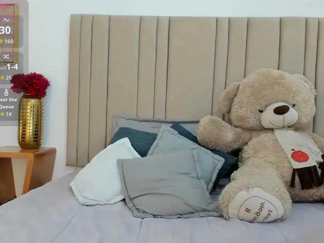 izadii — kisses on the neck