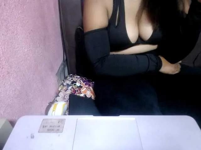 jenniella on BongaCams 