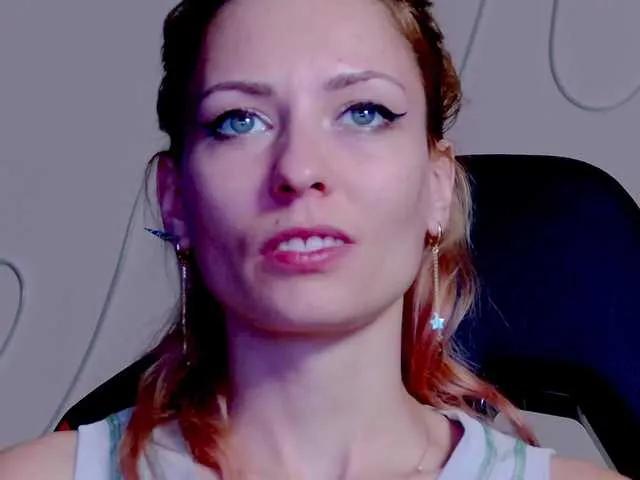 Offline karo131324 on BongaCams