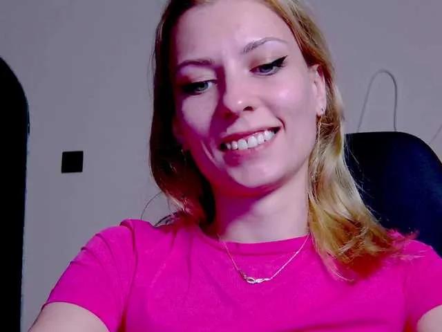 Offline karo131324 on BongaCams