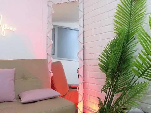 Offline Lexy-tay on BongaCams