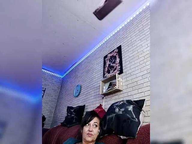 Freechat Lina-a-13 on BongaCams