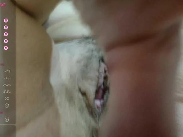 Lolaxx-x on BongaCams 