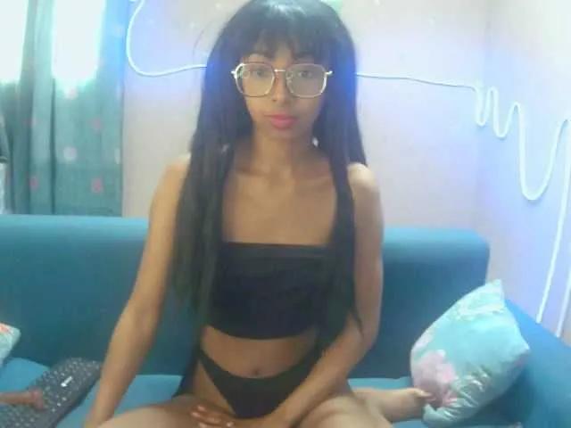 Marinahgrey — La musique m'accompagne au quotidien, que ce soit pour me dtendre ou me motiver. J'apprcie aussi les balades tranquilles, dcouvrir de nouveaux endroits, cuisiner de temps en temps, et profiter de moments calmes seule ou entoure des bonnes personnes.