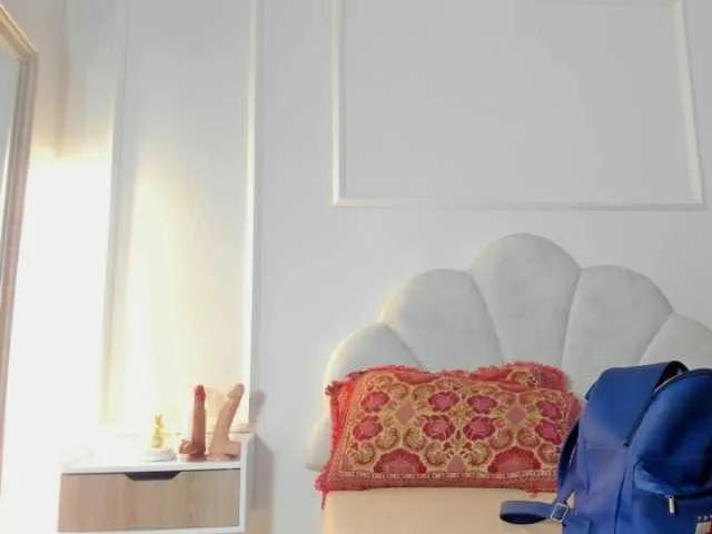 Offline Mayevanss on BongaCams