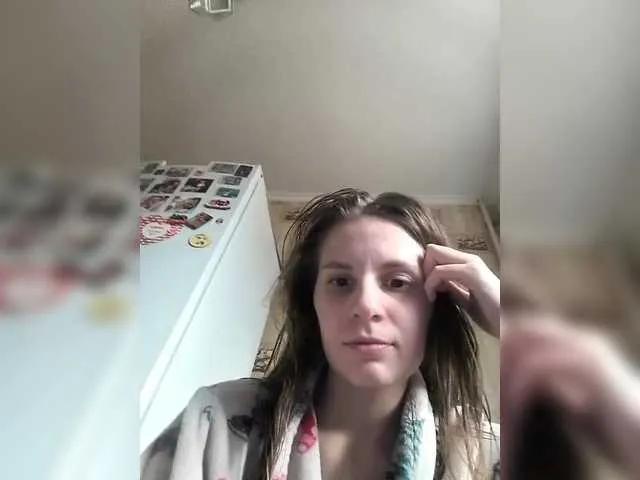 Freechat me-la-nia19 on BongaCams