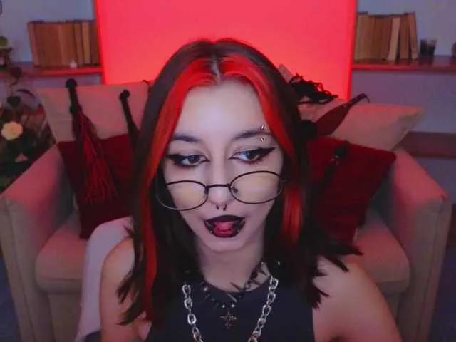 Freechat MistressMarcelline on BongaCams