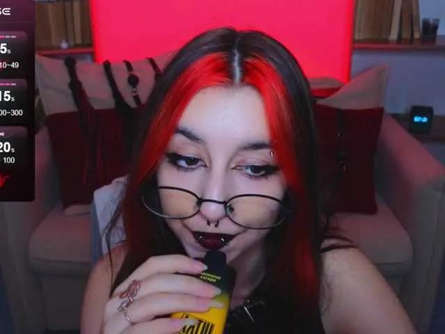 Freechat MistressMarcelline on BongaCams