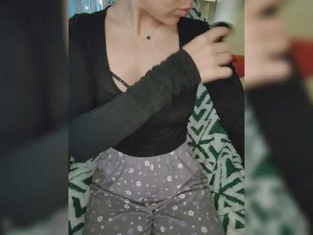 Freechat MyLittlegi on BongaCams