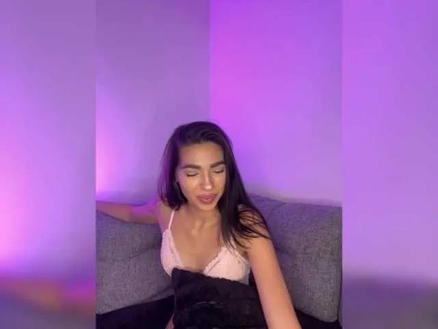 Offline Sashaluvv on BongaCams