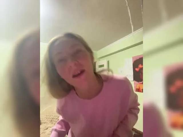 Freechat Saveta on BongaCams