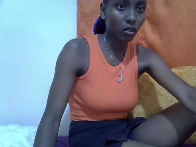 Offline Sexythiny on BongaCams