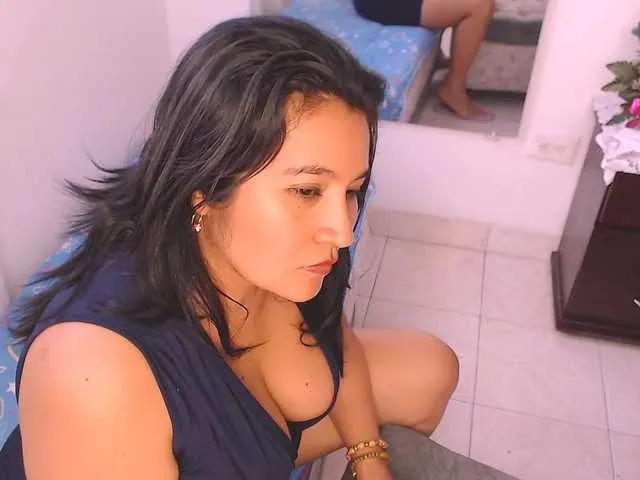 Freechat Sharit-Latina on BongaCams