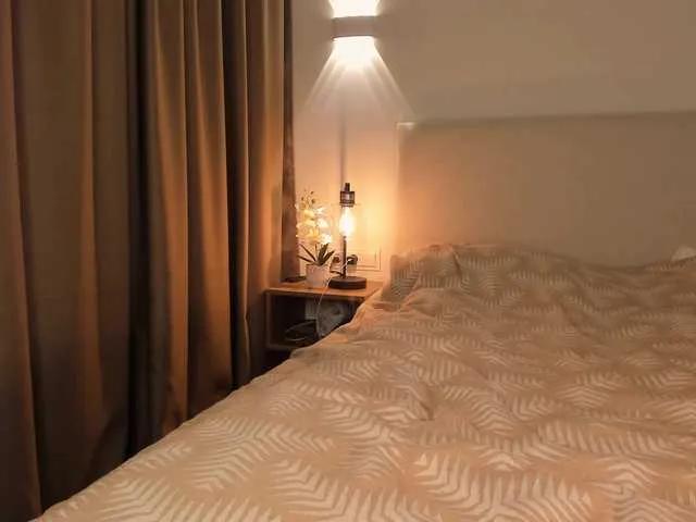 SindyJuxx — Dance floor, baggy jeans, eye contact, latex, spotlights