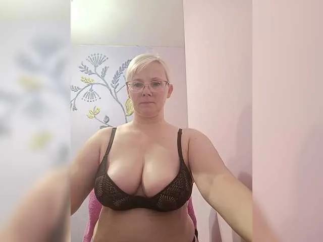 Sweetie454 on BongaCams 