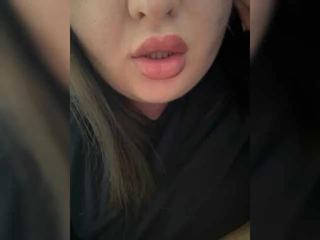 Swettypussy69 on BongaCams