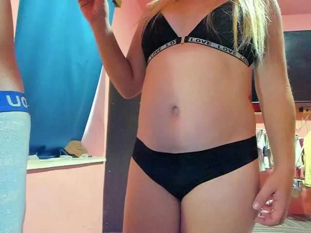 Offline vickymike on BongaCams