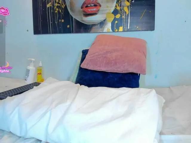 Violethorny05 — I'm not your perfect girl ... I'm much better.  If you like the forbidden, you are in the right place. Enter, relax and let me make you forget the world for a while. 