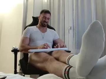 aaront0pmuscles on Chaturbate 