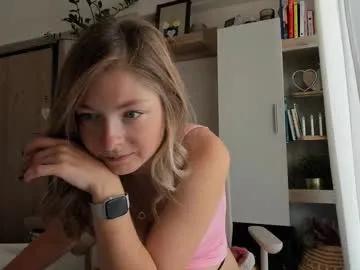 Freechat bestgirl_ofthe_neighborhood on Chaturbate