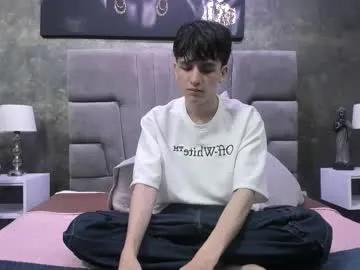 Freechat bruce_hans on Chaturbate