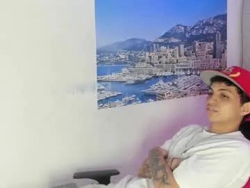 cameron_lux4 — GOAL: sensual dance [35 tokens remaining] Hey guys, Welcome to our room #master #findom #18 #smoke #latino