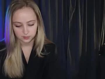 Freechat chloe_novel on Chaturbate