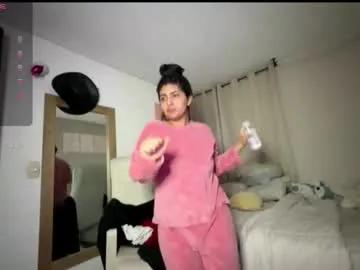 cloe_small08 — show tits  [176 tokens left] #indian #new #hairypussy #natural #bigboobs