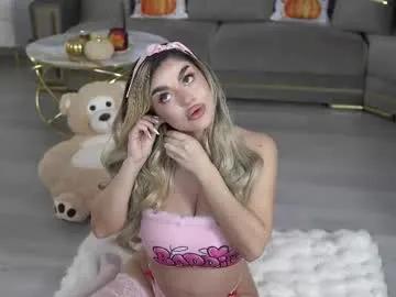 ellyxxxelly on Chaturbate 