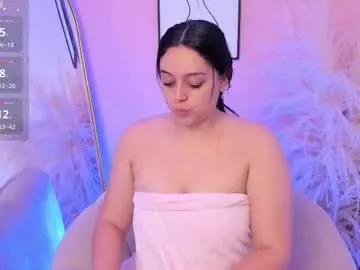 erika_mendez1 — Hello... come have fun with me - Multi-Goal :  and if you take the towel away from me  #natural #british #curvy #bigass #lovense