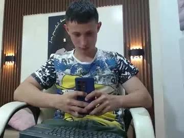 Freechat garuo_18 on Chaturbate