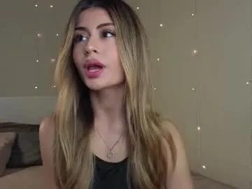 Freechat holayoula on Chaturbate