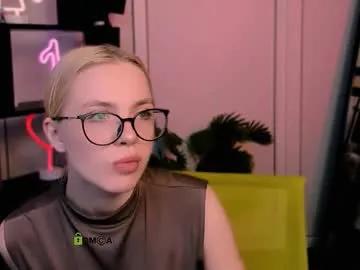 karolina_vendi — 'CrazyTicket': topless and striptease Type /cmds to see all commands.