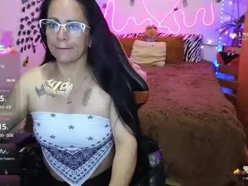 keka_teiku — Goal reache ....I love to please you fun time!!! we can make this pussy happy today with my special lush  #italian  #mommy   #longhair  #fit  #mature  