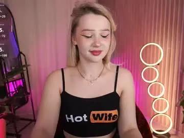 laurawifeness — just don't look at my ass #findom #femdom #mistress #young #latex -- Current Goal: wife teases with ass bottom view at 567 tokens -- This is the Last Goal!  [514 tokens to goal]