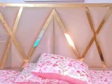 littleebonymommy on Chaturbate 