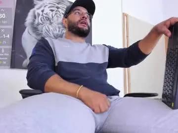 Freechat luke__09 on Chaturbate