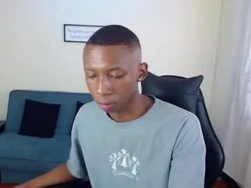miiloo18 on Chaturbate 