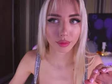 Freechat misstics_ on Chaturbate