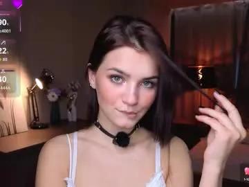 synne_glows on Chaturbate 